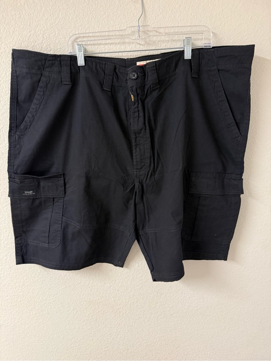 Wrangler Other - Wrangler Black Cargo Shorts with Side Pockets